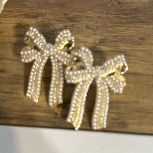 Holiday bow stud earrings